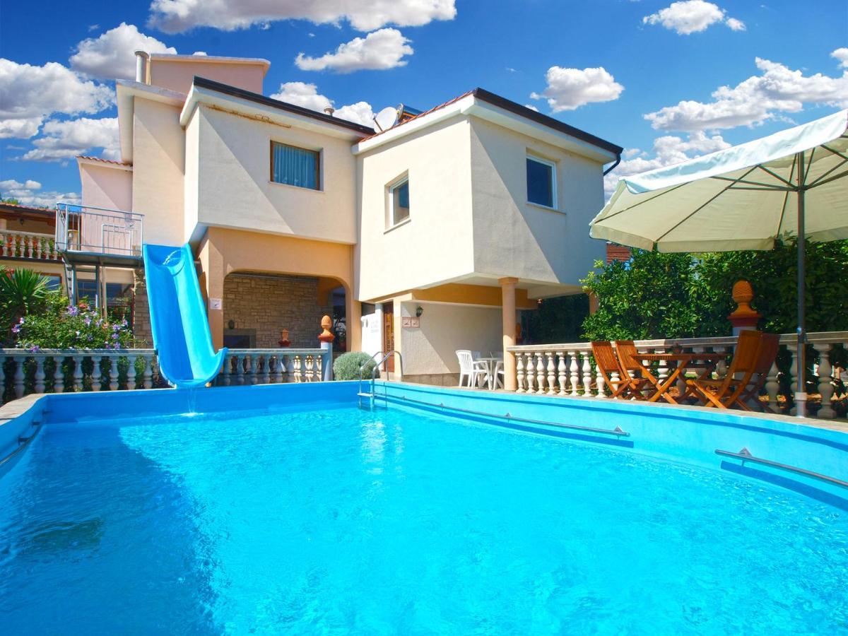 Apartments Vrcevan 811 Medulin Bagian luar foto