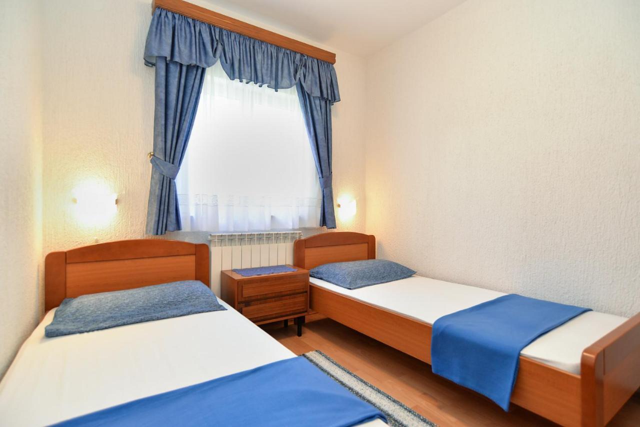 Apartments Vrcevan 811 Medulin Bagian luar foto