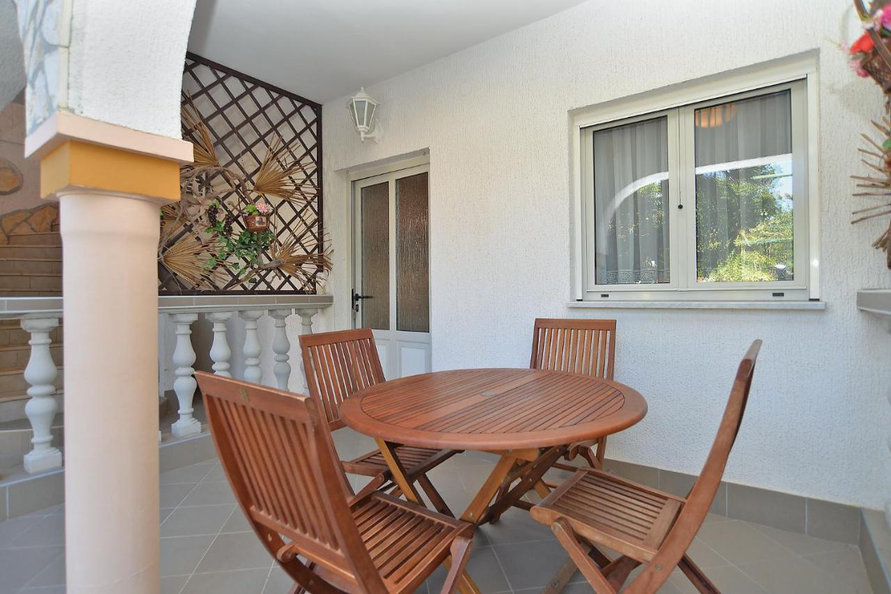 Apartments Vrcevan 811 Medulin Bagian luar foto