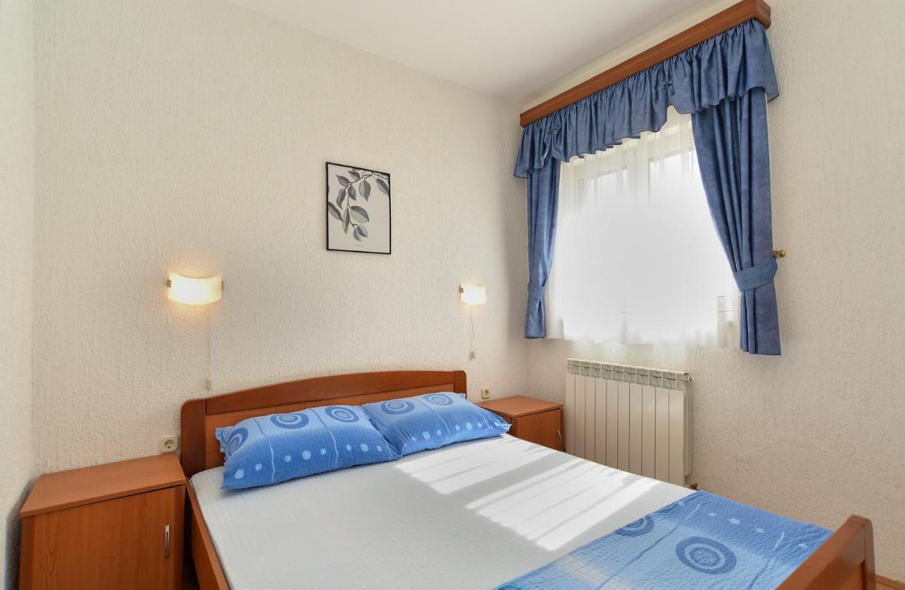 Apartments Vrcevan 811 Medulin Bagian luar foto