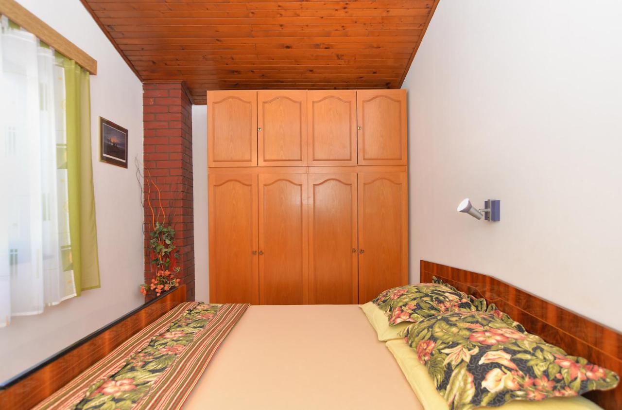 Apartments Vrcevan 811 Medulin Bagian luar foto