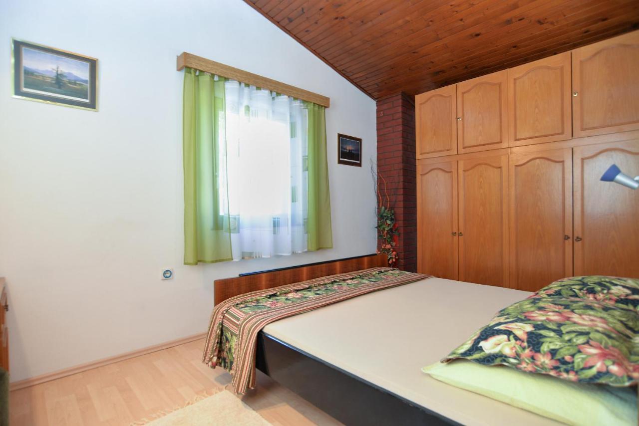 Apartments Vrcevan 811 Medulin Bagian luar foto